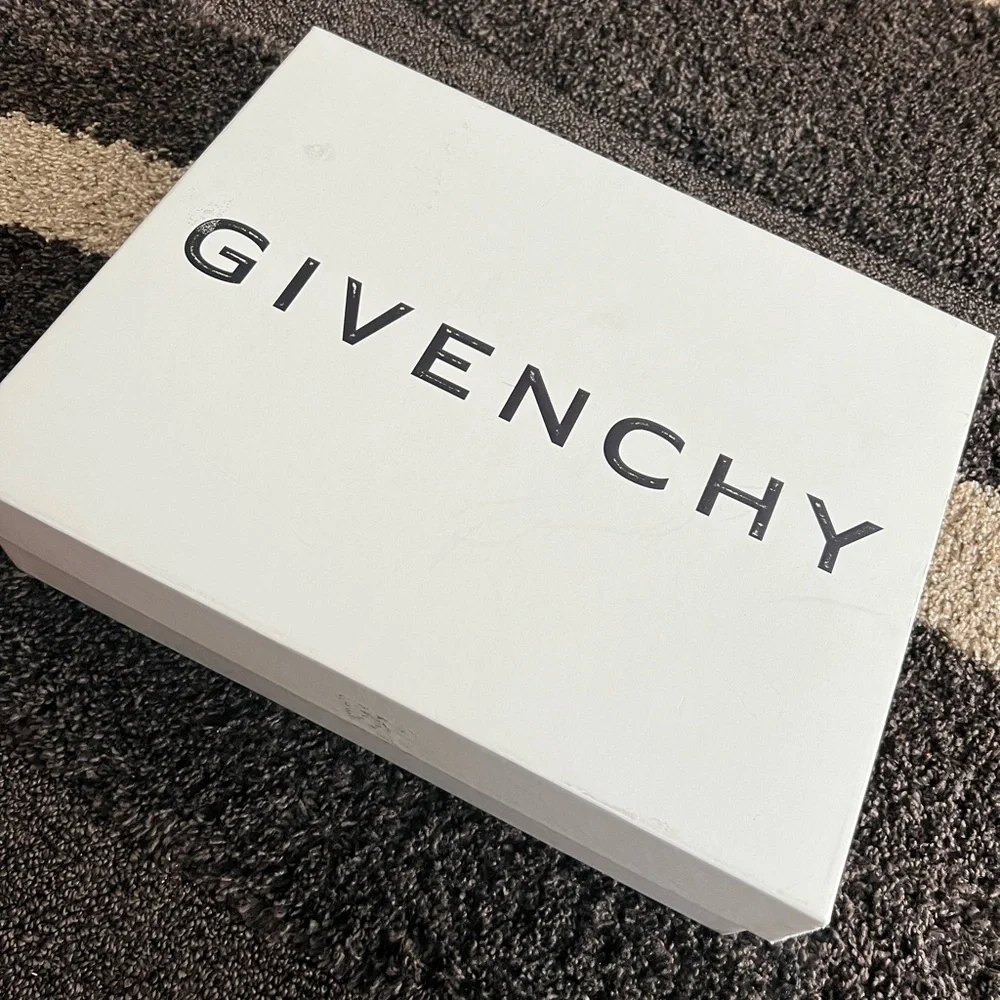 Givenchy Blue Classic Denim Jeans - Picture 3 of 3